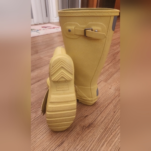 Size. 6 Hunter Original Bright Yellow Tall Boots - Picture 6 of 10